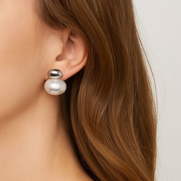 “Montecito” Cultured Pearl Earrings - Picture 2 of 3